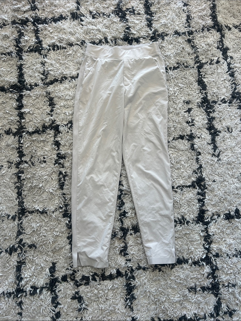 Athleta Light beige Cropped Ankle Pants